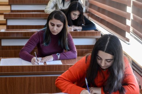 Bu il 1731 nəfər daxil olduğu ali məktəbdə oxumaqdan imtina edib