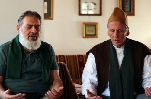 Amerikalı katolik keşiş İslamı qəbul etdi