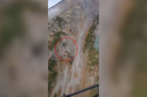 Rusiyada göyərtəsində beş nəfərin olduğu vertolyotun qalıqları tapılıb - VİDEO