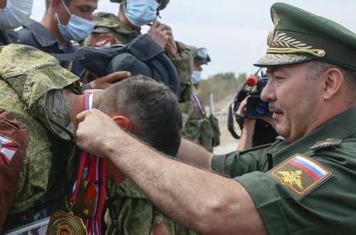 Rusiyalı general 100 min dollar rüşvət almaqda ittiham olunur