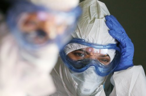 ÜST: Son sutkada dünyada yüz minlərlə insanda koronavirus aşkarlanıb