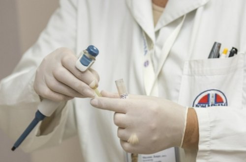 ÜST COVID-19-un mənşəyi ilə bağlı istintaqı yenidən başladır