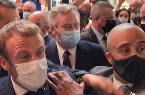 Makron yenə döyüldü-VİDEO