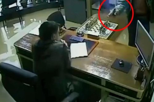 Qatil çox yaxın məsafədən iş adamını nişan ala bilmədi – ANBAAN VİDEO