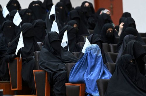 Kabil Universitetinin yeni rektoru qadınların universitetdə oxumasını qadağan etdi