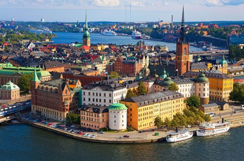 Daha bir ölkə bütün məhdudiyyətləri ləğv etdi