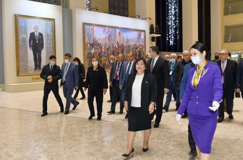 Milli Məclisin nümayəndə heyəti Qazaxıstan Milli Muzeyi ilə tanış olub