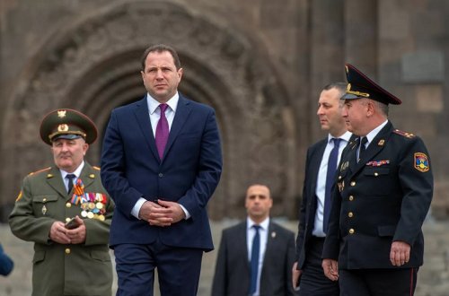 Ermənistanın keçmiş müdafiə naziri həbs olunub