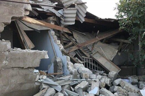 Ər əsəbiləşib arvadının 50 minlik evini sökdü - Bakıda inanılmaz hadisə