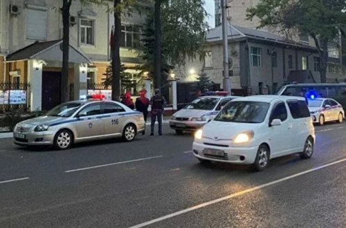 Belarus səfirliyinin binası mühasirəyə alınıb