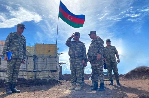 Zakir Həsənov şəxsi heyətin döyüş hazırlığının yüksəldilməsi ilə bağlı tapşırıqlar verib