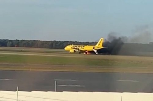 Təyyarənin mühərrikinə quş girdi, yanğın başladı - ANBAAN VİDEO