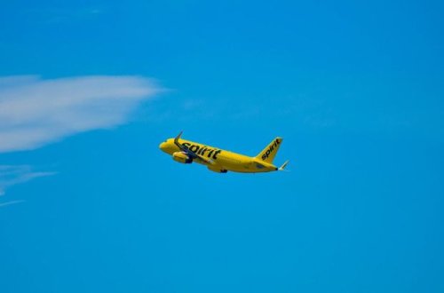 В США при взлете загорелся самолет с сотней пассажиров - ВИДЕО