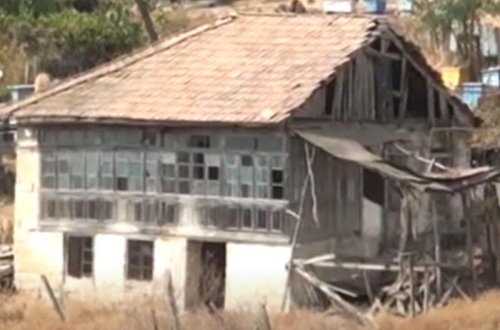 ''Uzaq sahillərdə'' filmindəki bəzi səhnələrin çəkildiyi ev uçmaq üzrədir - VİDEO