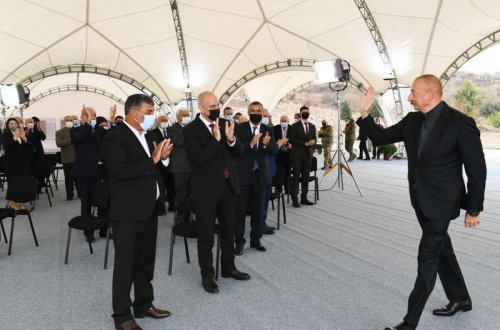 Prezident İlham Əliyev: Bizim Qələbəmizin rəmzi olan yumruq təkcə güc rəmzi deyil, bu, birlik rəmzidir