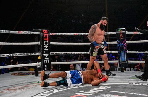 Nokautdan sonra xəstəxanaya yerləşdirilən idmançı öldü