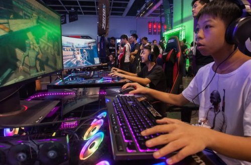 Çində oyun asılılığı olan azyaşlıları şikayət etmək olacaq