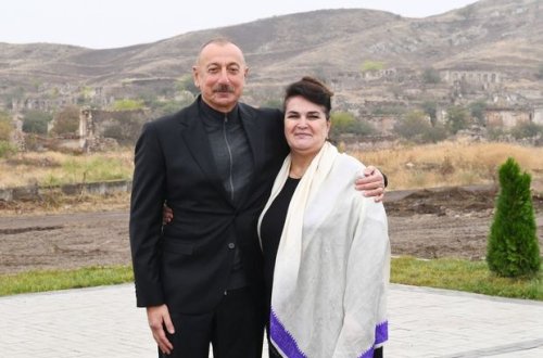 “Dəmir yumruğ”u öpmək istəyən xanəndə DANIŞDI