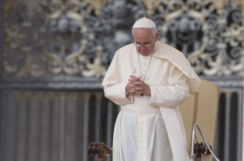 Roma Papası kilsələrdə minlərlə uşağın cinsi istismara məruz qalmasına münasibət bildirib