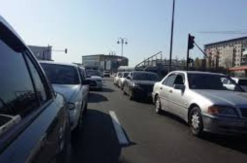 Sürücülərin NƏZƏRİNƏ: Sabah hərəkət müvəqqəti məhdudlaşdırılacaq