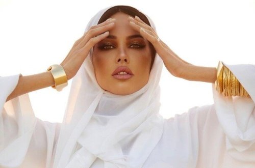 Məşhur rus model İslamı qəbul etdi - FOTO