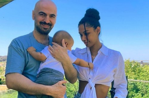 İlk dəfə oğlunun üzünü göstərdi - FOTO