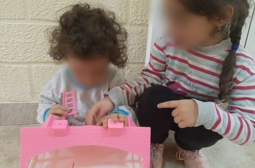 Одна из сестер, попавших в приют в Баку: Я очень обижена на отца