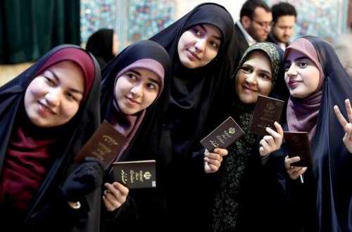 İranda qadınlara yeni qadağalar qoyuldu