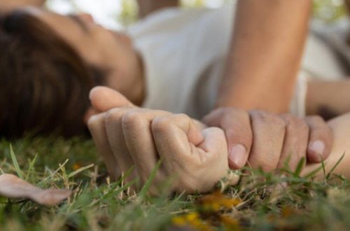 Tanımadığı kişinin maşınına mindi, meşədə zorlandı - Köynəyimi çıxarmağa çalışdı - FOTO