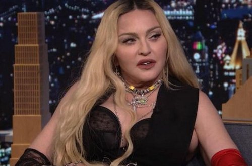 63 yaşlı Madonna efirdə alt paltarını nümayiş etdirdi - FOTO