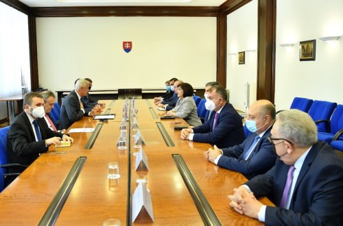 Sahibə Qafarova Slovakiyanın xarici işlər naziri ilə görüşüb