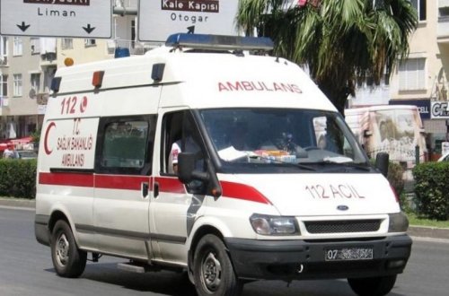 Türkiyədə yol qəzasında onlarla insan xəsarət alıb