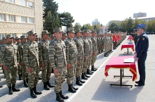 “Müddətdən artıq həqiqi hərbi xidmət hərbi qulluqçularının hazırlığı kursu”nun növbəti buraxılış mərasimi keçirilib