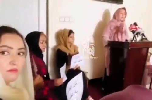 Əfqan qadınlar qızların məktəblərə getməsinə qoyulan qadağaların ləğvini tələb edib - VİDEO