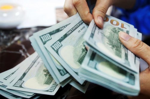 Türkiyədə dollar 9 lirə oldu