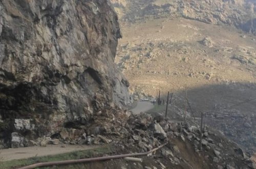 В результате камнепада перекрыта дорога Лерик-Кельвез