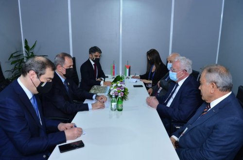 Ceyhun Bayramov Fələstinin xarici işlər naziri ilə görüşüb