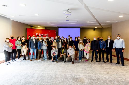 Bakcell jurnalistləri mobil telekommunikasiya sahəsinin son trend və yenilikləri ilə tanış edib