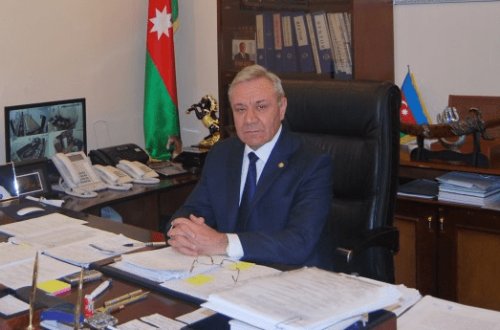 Rektor oğlu qumarda 70 min uduzan, adı plagiat və rüşvətdə keçən dekanı qoruyur – GDU-da skandal