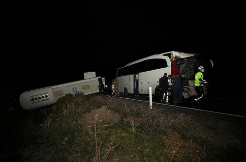 Şagirdləri daşıyan avtobuslar qəzaya uğradı, 44 yaralı - FOTOLAR