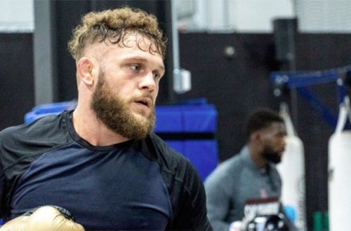 Azərbaycanlı UFC döyüşçüsü Qırğızıstan bayrağından imtina etdi - Video