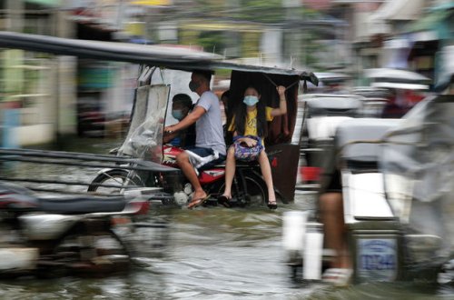 Число жертв тайфуна на Филиппинах достигло 19 человек