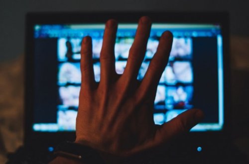 Tanınmış biznesmen uşaq pornoqrafiyası görüntülərinə görə həbs edildi - FOTO