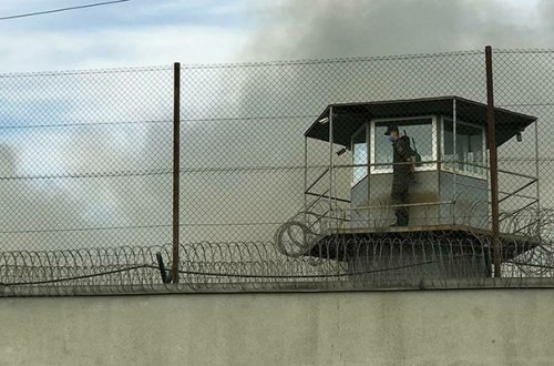 Rustavi həbsxanasındakı yanğında 2 məhbus ölüb