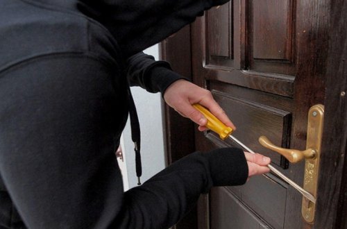 Bakıda evdən oğurluq edən dəstə üzvü tutuldu