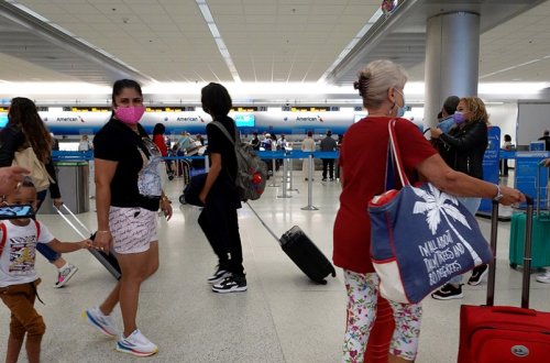 ABŞ sərhədləri tam peyvənd olunanların üzünə açılır