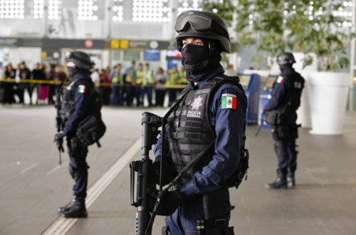 Mexiko hava limanında atışma olub, yaralananlar var