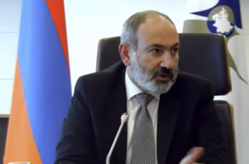 Paşinyan çıxışı zamanı pərt oldu - Video