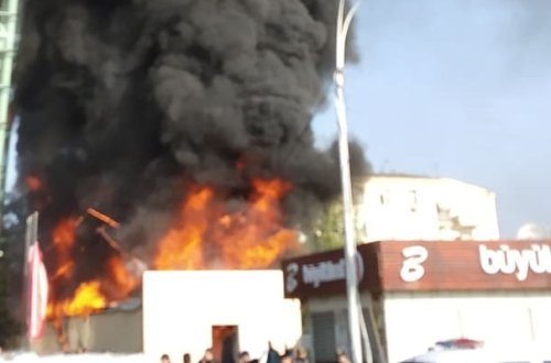 Bakının mərkəzində ticarət obyektlərində baş verən yanğın lokallaşdırılıb