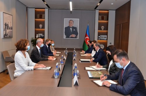 Ceyhun Bayramov BQXK-nın vitse-prezidenti ilə görüşüb